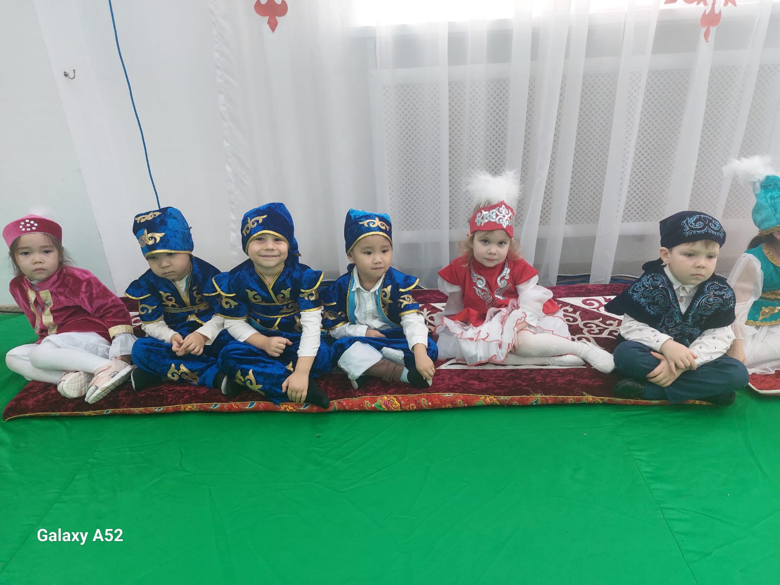 Ертеңгілік " Наурыз мерекесі!", ортаңғы "Звёздочка" тобы  Тәрбиешілер: Каргабаева А.Ж, Берикова Ж.К.