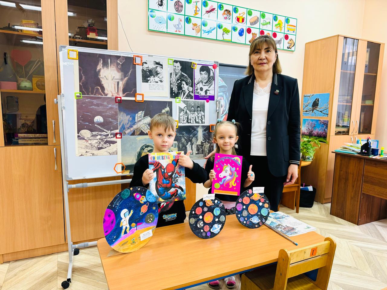 Космонавтика күніне арналған ұйымдастырылған іс-шаралар, мектепалды даярлык "Ласточка" тобы. Тәрбиешісі: Капкашева У.М.
